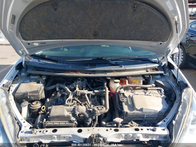 Toyota Prius C Three 2015 JTDKDTB35F1110017 Image 10