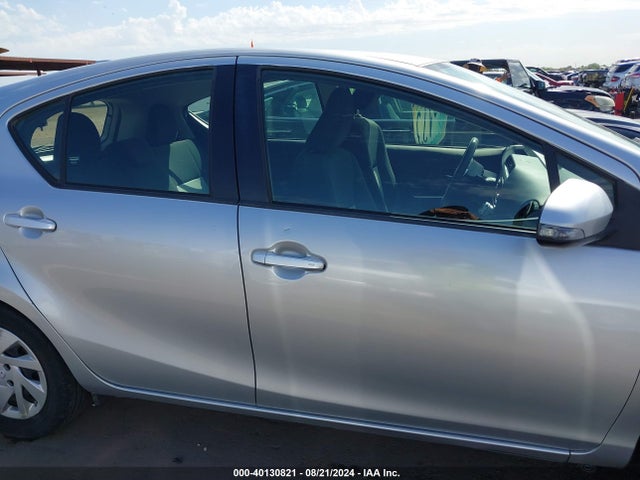 Toyota Prius C Three 2015 JTDKDTB35F1110017 Image 14