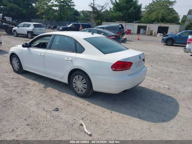 1VWAP7A39EC013575 Volkswagen Passat 2.5l S
