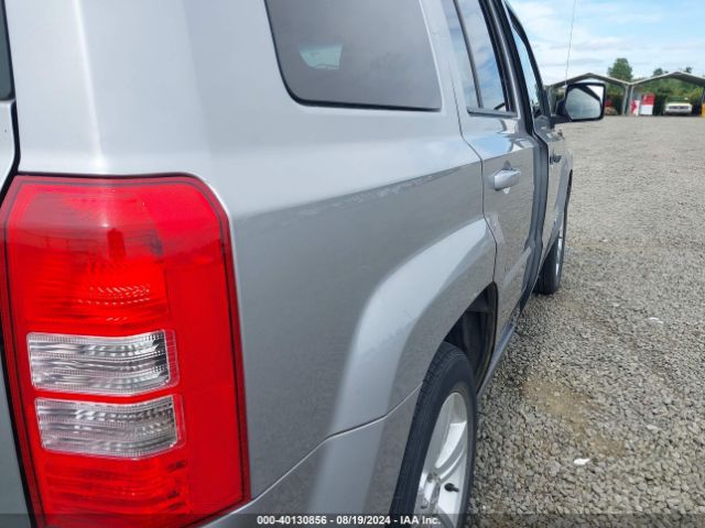 1C4NJPFB0FD297700 Jeep Patriot Latitude