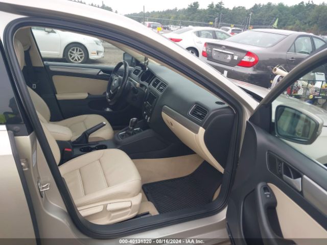 3VWD17AJ5FM255387 Volkswagen Jetta 1.8t Se