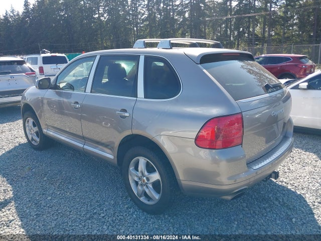 2005 PORSCHE CAYENNE WP1AB29P85LA63457 Photo 2