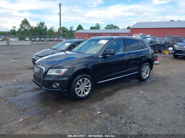 Audi Q5 2.0t Premium 2017 WA1C2AFP5HA018012 Image 2