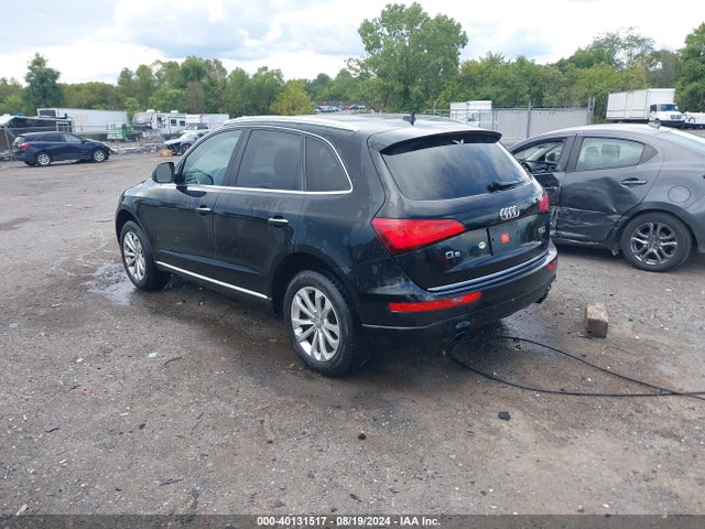 Audi Q5 2.0t Premium 2017 WA1C2AFP5HA018012 Image 3