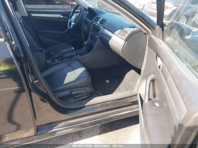 1VWAT7A3XEC090743 Volkswagen Passat 1.8t Wolfsburg Edition