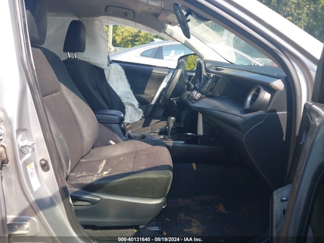 JTMZFREV3JJ161811 Toyota RAV4 LE