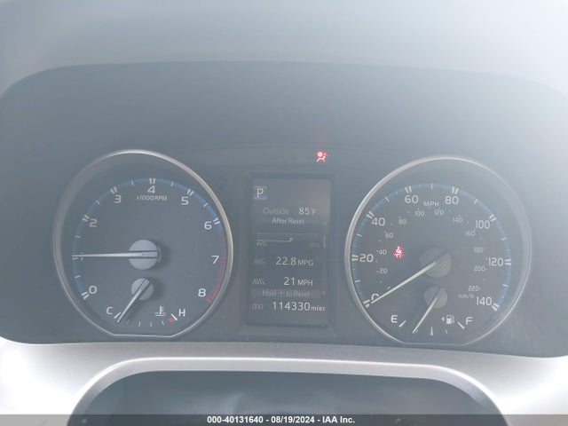 JTMZFREV3JJ161811 Toyota RAV4 LE