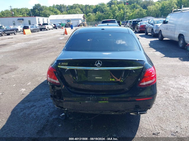 Mercedes-Benz E 300 2018 WDDZF4JB0JA378947 Image 16