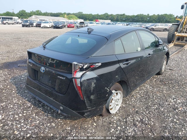 Toyota Prius Two 2016 JTDKBRFUXG3005622 Image 4