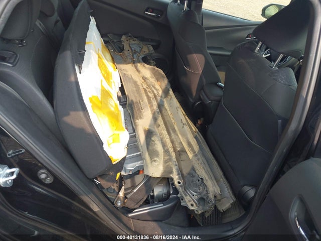 Toyota Prius Two 2016 JTDKBRFUXG3005622 Image 8