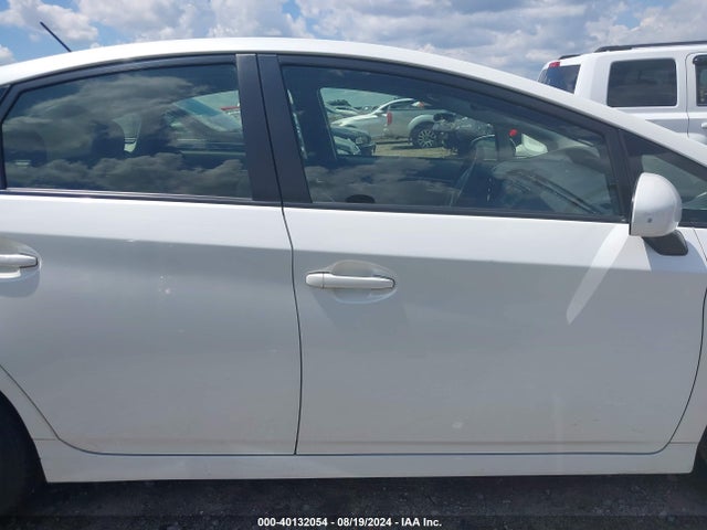 Toyota Prius Three 2015 JTDKN3DU9F1890395 Image 13