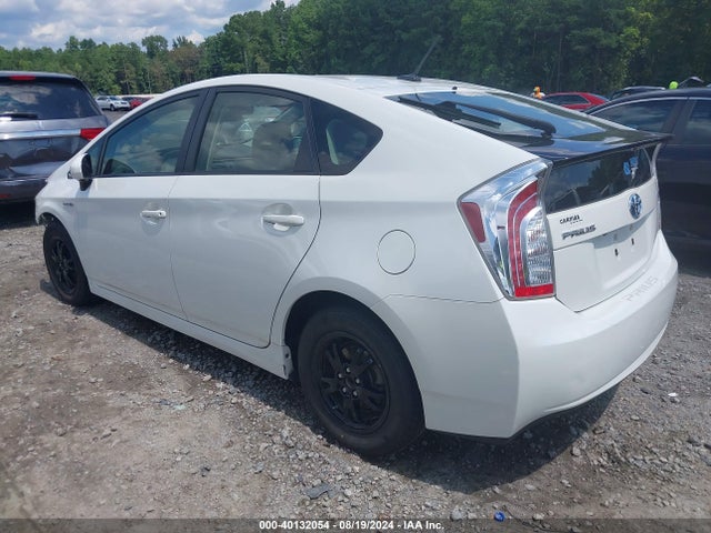 Toyota Prius Three 2015 JTDKN3DU9F1890395 Image 3