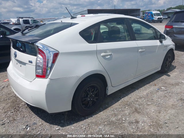 Toyota Prius Three 2015 JTDKN3DU9F1890395 Image 4