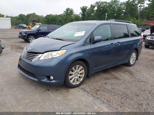 Toyota Sienna Xle 7 Passenger 2014 5TDDK3DCXES079327 Image 2