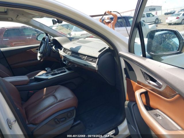 WA1LHAF73JD047477 Audi Q7 2.0t Premium