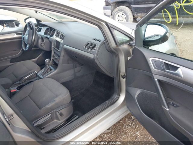 3VW017AU0HM508143 Volkswagen Golf Sportwagen Tsi S