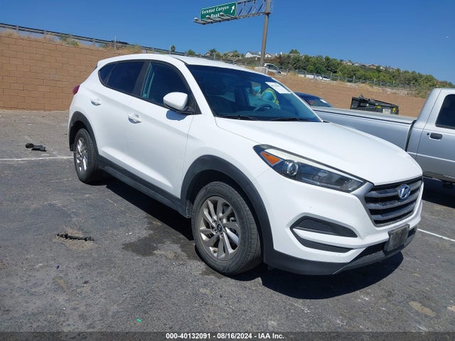 2017 KM8J23A44HU394829 main image