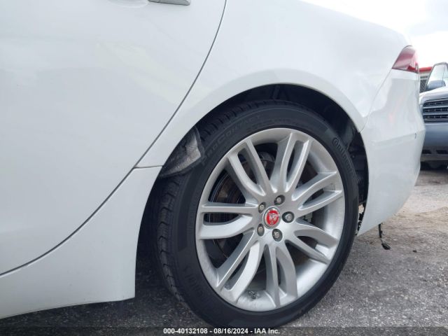 2021 JAGUAR XF SAJBG4FX8MCY90074 Photo 5