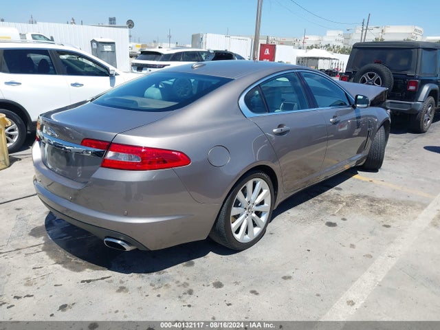 2011 JAGUAR XF SAJWA0GB8BLS07320 Photo 3