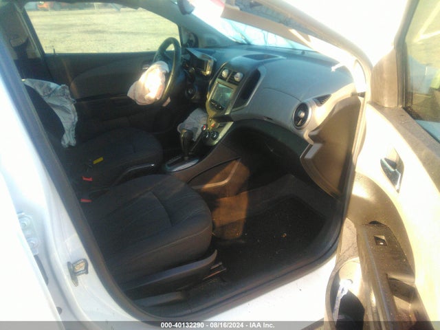 Chevrolet Sonic Lt Auto 2015 1G1JC5SH1F4145747 Image 5
