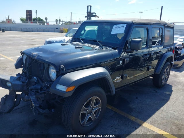1C4HJXDG5JW165461 Jeep Wrangler Unlimited Sport S 4x4