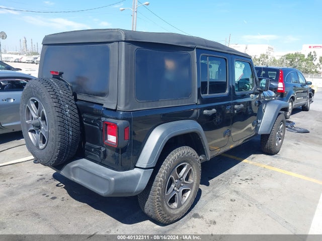 1C4HJXDG5JW165461 Jeep Wrangler Unlimited Sport S 4x4