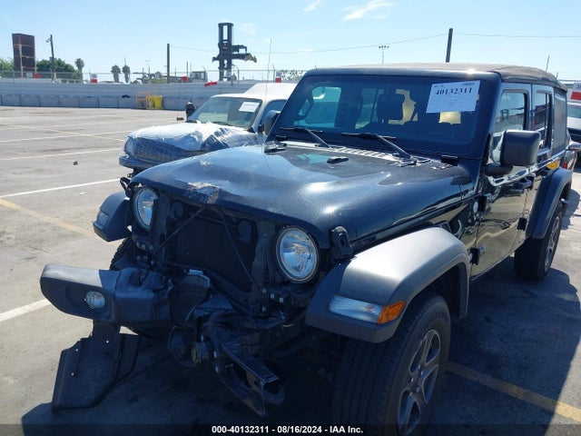 1C4HJXDG5JW165461 Jeep Wrangler Unlimited Sport S 4x4