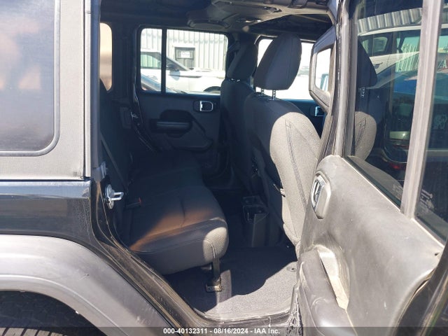 1C4HJXDG5JW165461 Jeep Wrangler Unlimited Sport S 4x4