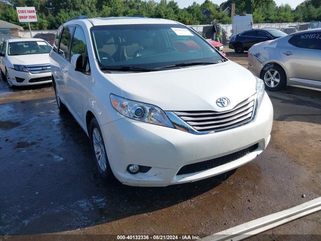 Toyota Sienna Xle 8 Passenger 2015 5TDYK3DC1FS627413 главное изображение