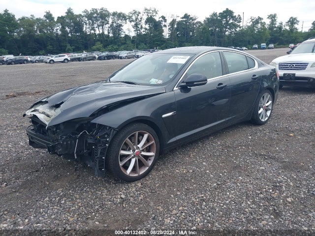 2015 JAGUAR XF SAJWJ0FF5F8U54386 Photo 1