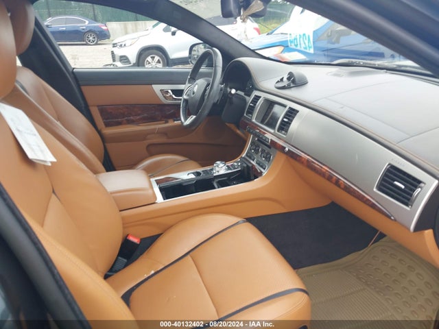 2015 JAGUAR XF SAJWJ0FF5F8U54386 Photo 4