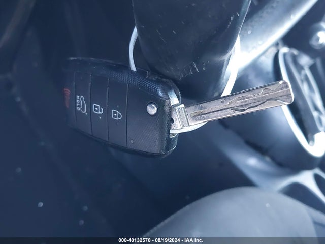KIA SOUL + 2017 KNDJP3A57H7502650 Image 11