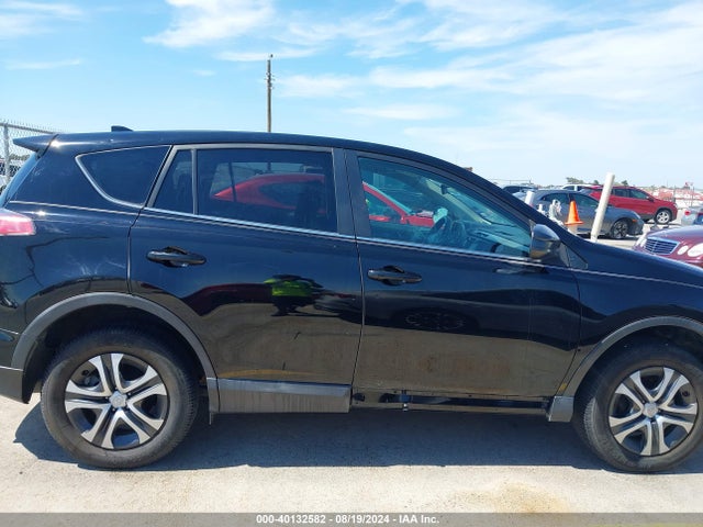 Продажа на аукционе авто 2018 Toyota Rav4 Le, vin: 2T3ZFREV7JW457920, номер лота: 40132582