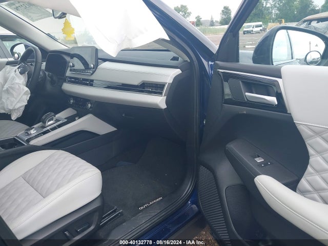 2024 MITSUBISHI OUTLANDER JA4J3WA84RZ023867 Photo 4
