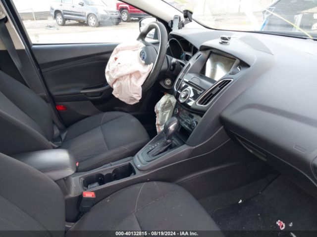 1FADP3M25HL276040 Ford FOCUS SEL