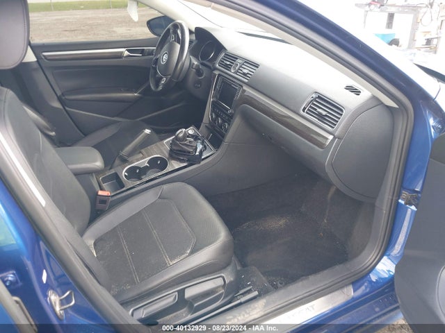 1VWGT7A38HC048294 Volkswagen Passat 1.8t Se