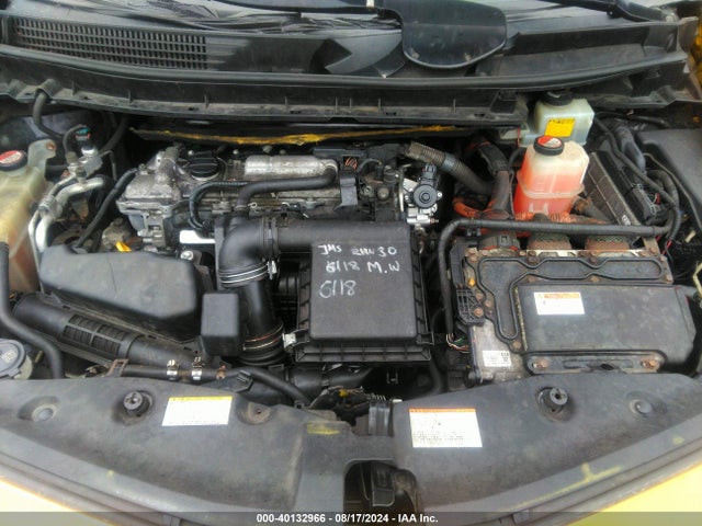 Toyota Prius V Two 2016 JTDZN3EU0GJ047233 Image 10