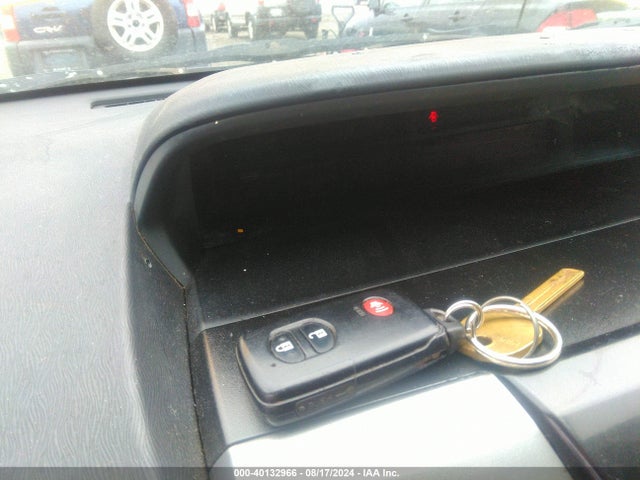 Toyota Prius V Two 2016 JTDZN3EU0GJ047233 Image 11