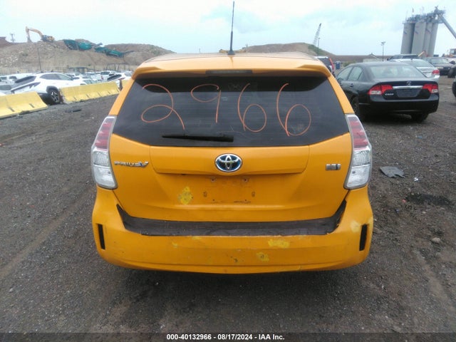Toyota Prius V Two 2016 JTDZN3EU0GJ047233 Image 16