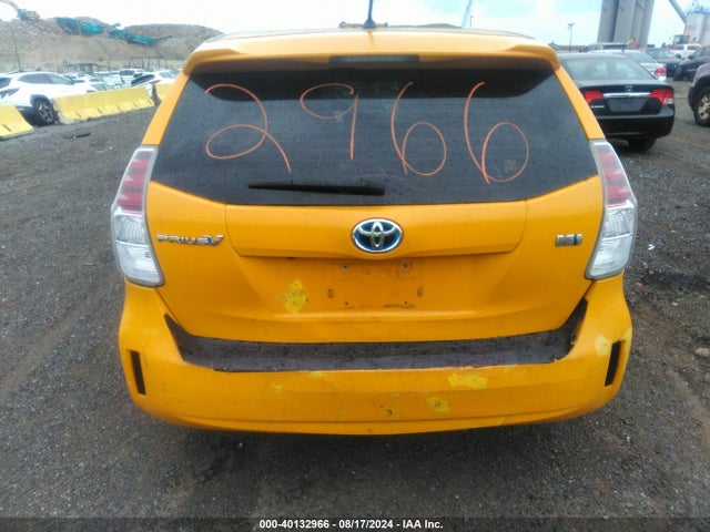 Toyota Prius V Two 2016 JTDZN3EU0GJ047233 Image 19