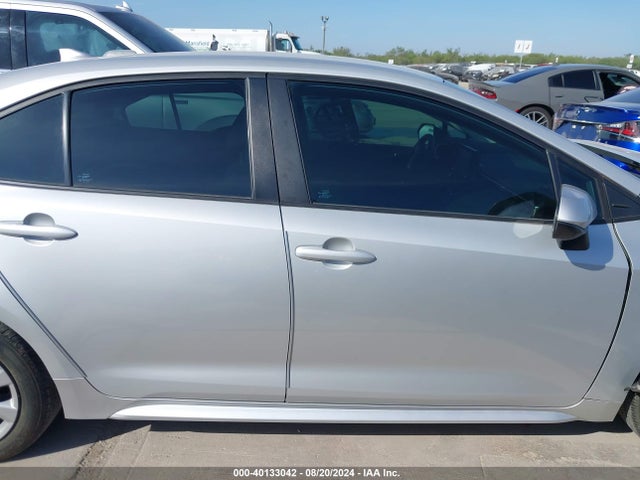 Toyota COROLLA LE 2022 5YFEPMAE1NP299210 Image 14