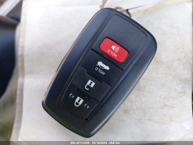 Toyota Corolla Hybrid Le 2021 JTDEAMDE3MJ010585 Image 11