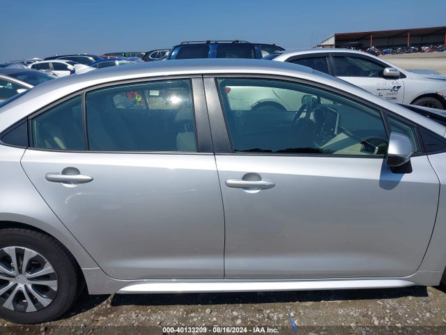 Toyota Corolla Hybrid Le 2021 JTDEAMDE3MJ010585 Image 14