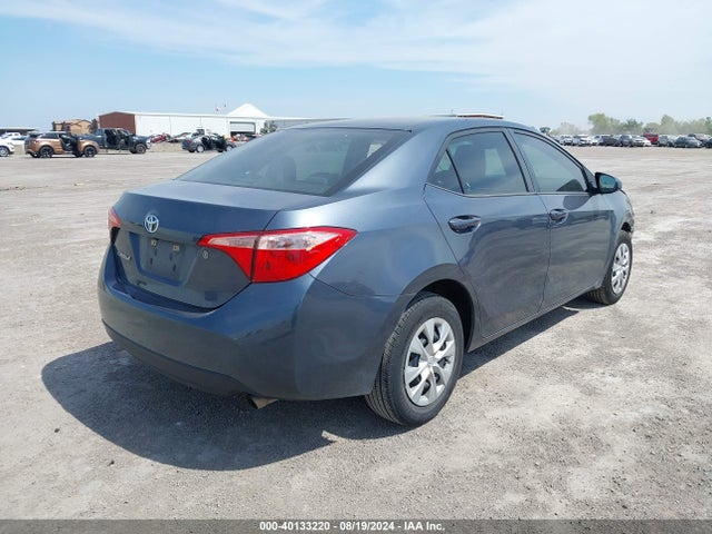 Toyota COROLLA L 2018 5YFBURHE9JP776765 Image 4