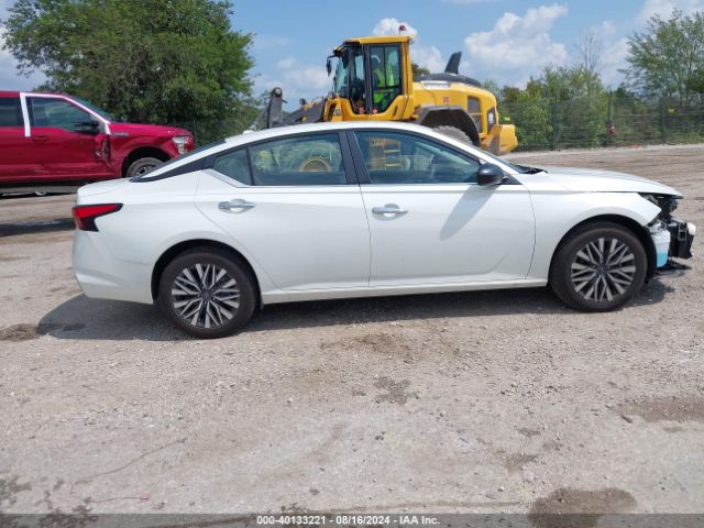 1N4BL4DWXRN365667 Nissan Altima Sv Intelligent Awd