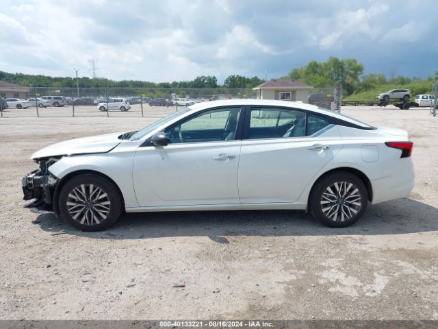 1N4BL4DWXRN365667 Nissan Altima Sv Intelligent Awd