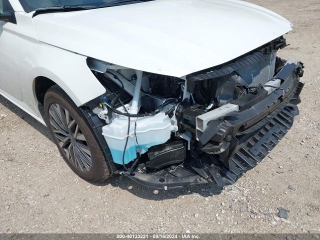 1N4BL4DWXRN365667 Nissan Altima Sv Intelligent Awd