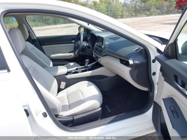 1N4BL4DWXRN365667 Nissan Altima Sv Intelligent Awd