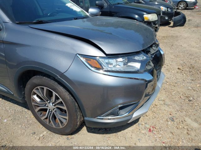 JA4AD3A33JJ003113 Mitsubishi Outlander Se