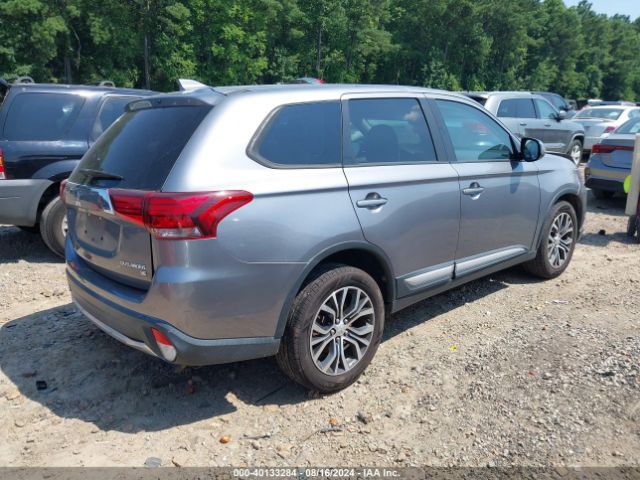 JA4AD3A33JJ003113 Mitsubishi Outlander Se